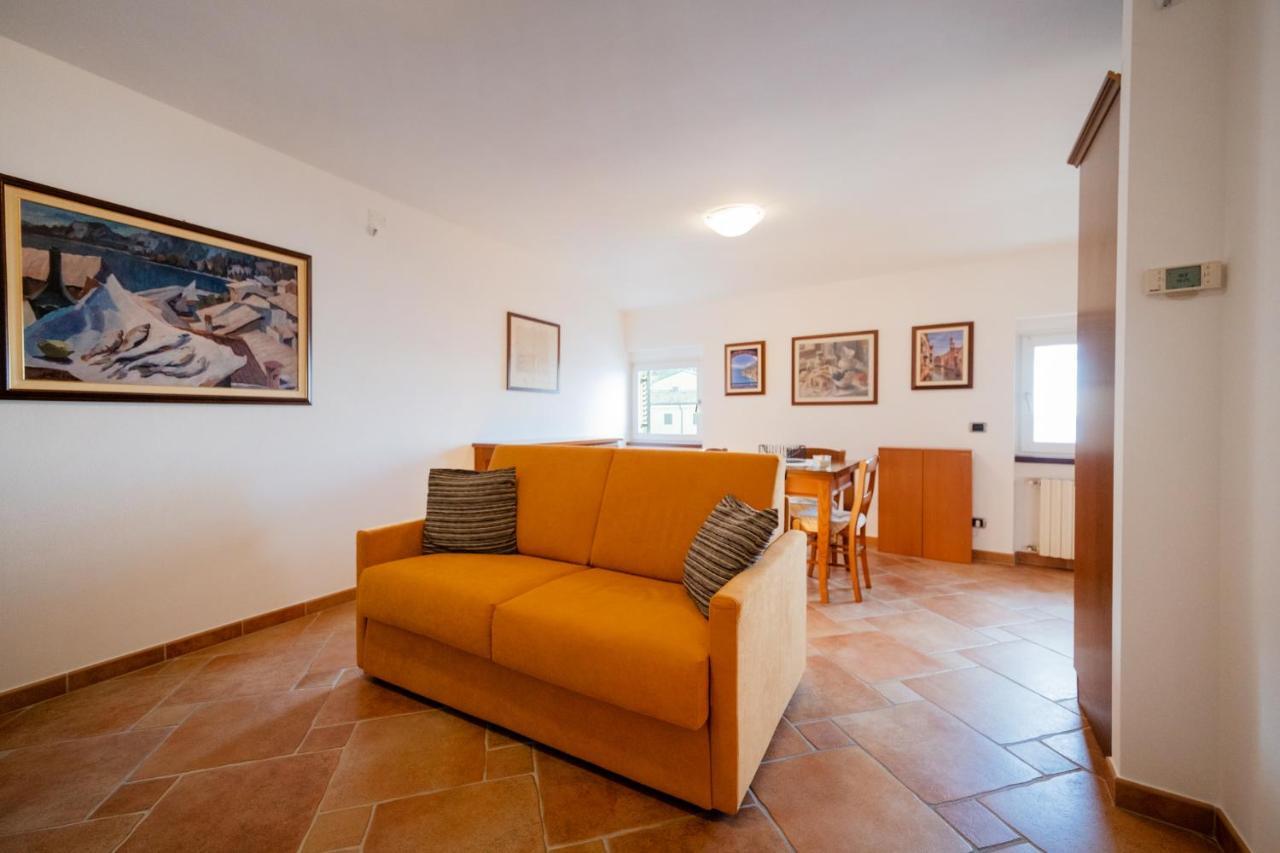Apartmentsgarda - Baia Del Garda 5 エクステリア 写真