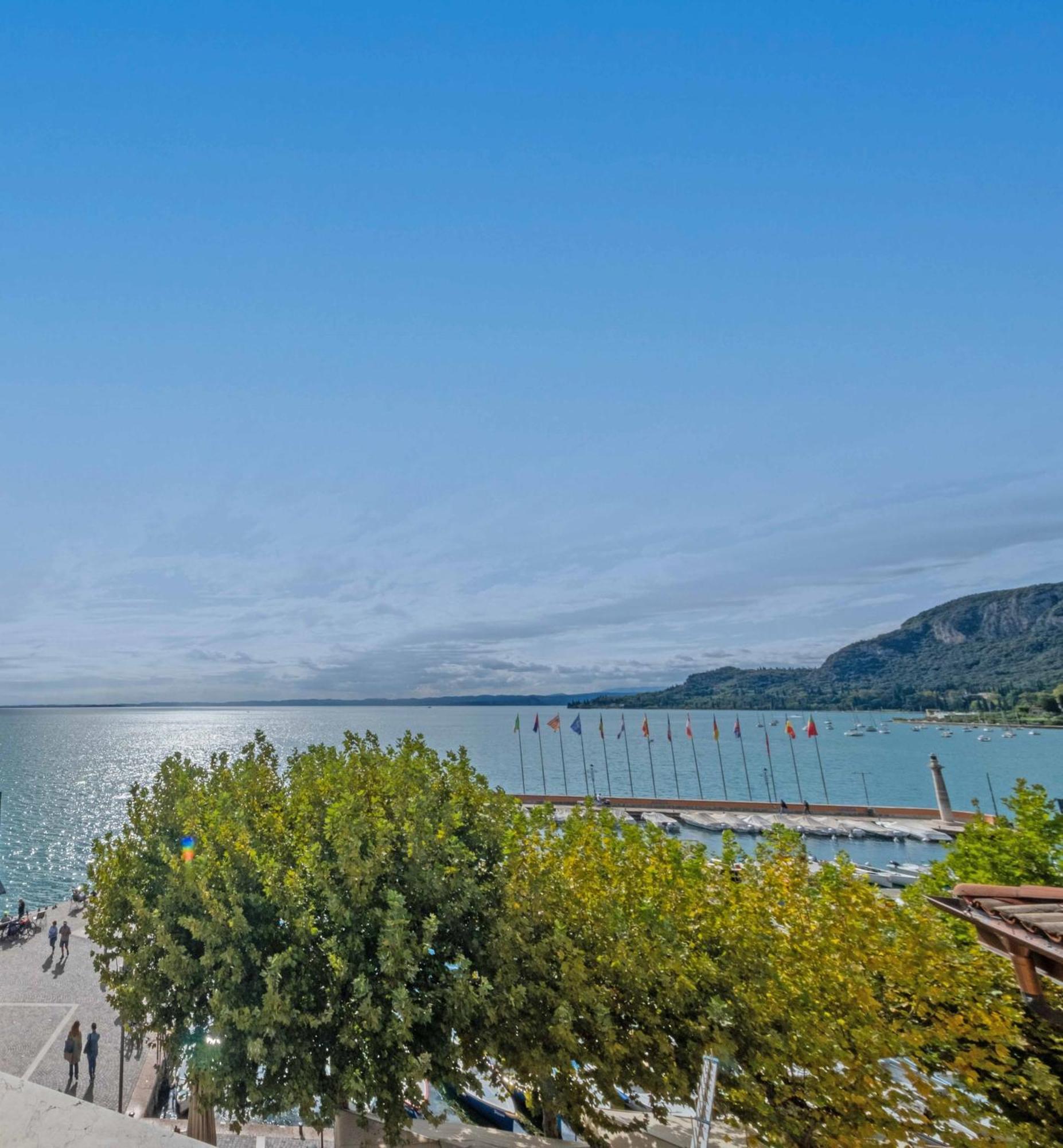 Apartmentsgarda - Baia Del Garda 5 エクステリア 写真